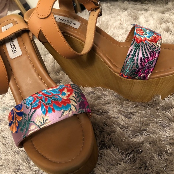 Steve Madden wooden wedges - Picture 2 of 4